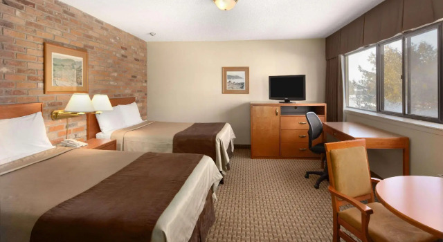 Четырёхместный номер Standard Travelodge by Wyndham Thunder Bay ON