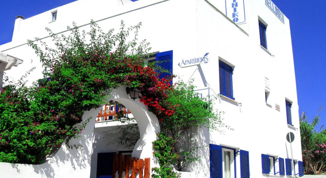 Helliniko Hotel & Studios