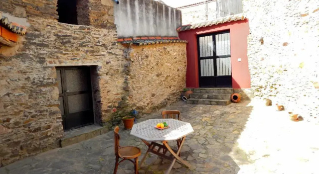 Casa Rural La Perra Gorda, Buchen Sie Ferienwohnung Zorita Spanien