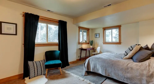 Коттедж The Bend House 3 Bedroom Home by RedAwning
