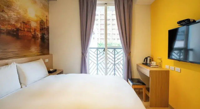 Двухместный номер Superior с балконом CHECK inn Express Taichung Yizhong