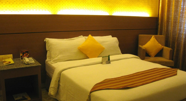 Номер Deluxe The Royal Mandaya Hotel