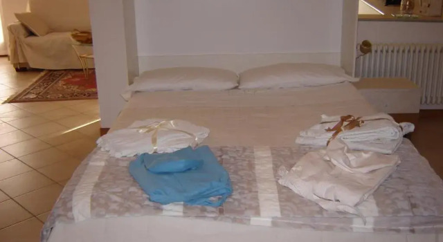 Апартаменты CASA DEL SOLE APPARTAMENTO N° 2 WHITE AND GOLD ROOM