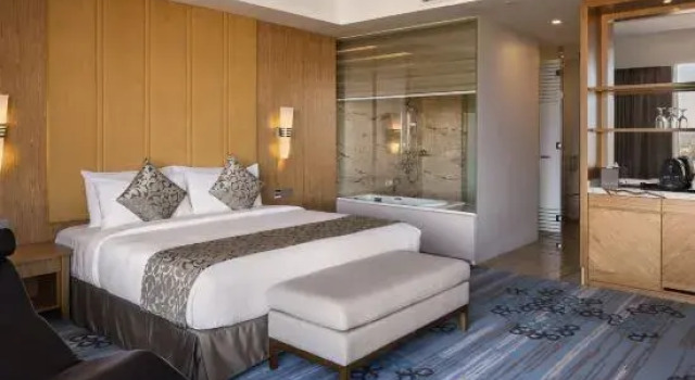 Göl manzaralı süit Zenith Hotel Putrajaya