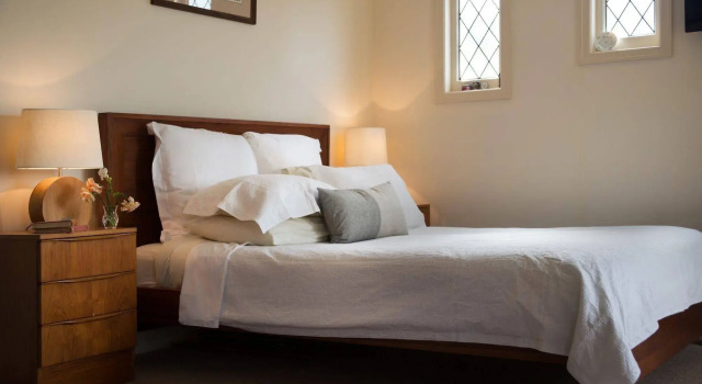 Monigatti Cottage - enchanting cottage with garden, Book Vacation Home SPA Hotels in Victoria, SPA