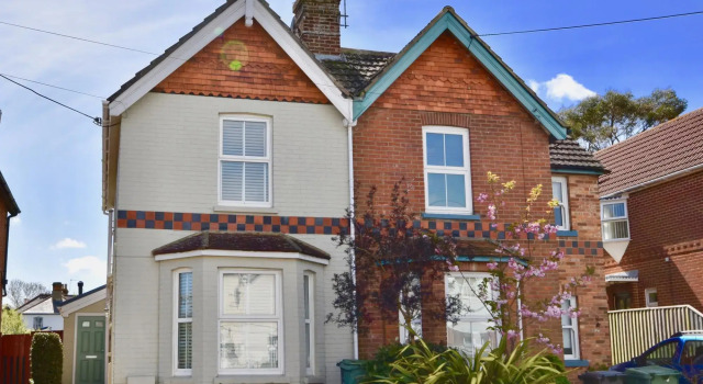 Blackberry Cottage Bembridge Accessible Coastal Holiday Home