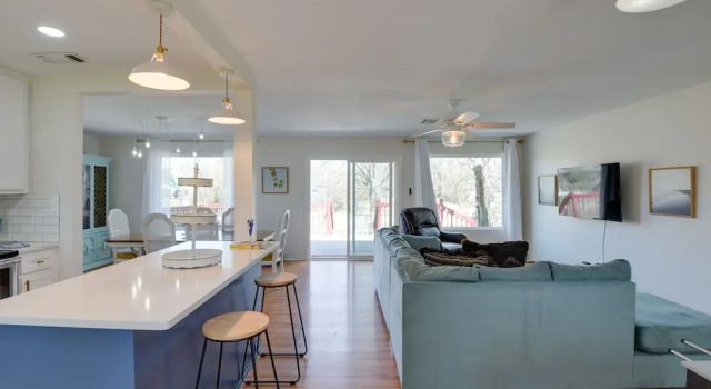 Коттедж Waterfront Granbury Home: Easy Lake Access!