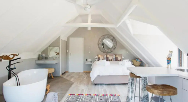 Номер Deluxe Pearl Moon Boutique Suites