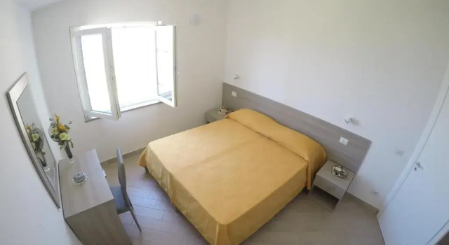 Appartamenti Torre, Varaa Hotelli Brivadi 