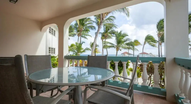 Люкс с видом на море Belizean Shores Resort