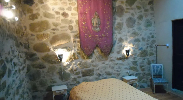 Château le Combet - Gite Marie Antoinette, Prenota Hotel Hotel a Alvernia con parcheggio, Parcheggio