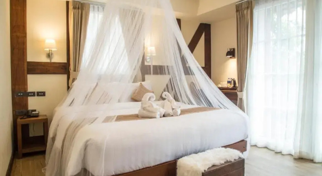 Полулюкс Le Charcoa Hotel