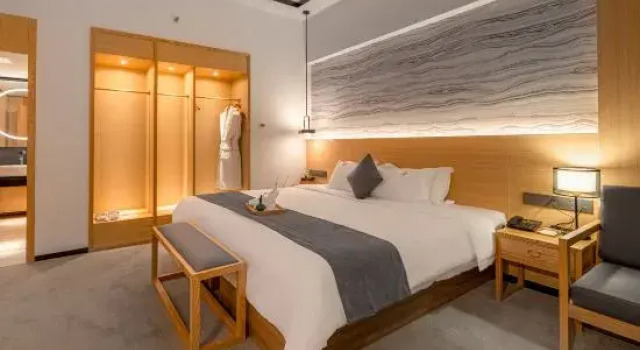 Люкс с 2 комнатами Xinzou Century Hotel (Fenghuang Plaza)