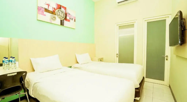 Standard Twin room Ardhya Guesthouse Syariah by Ecommerceloka