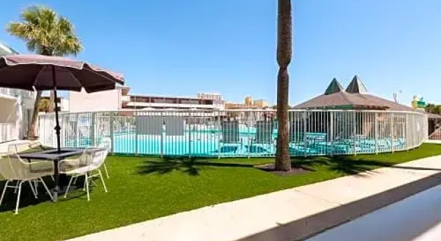 Двухместный номер Standard с видом на бассейн Waikiki Village Retro Motel by Oceana Resorts