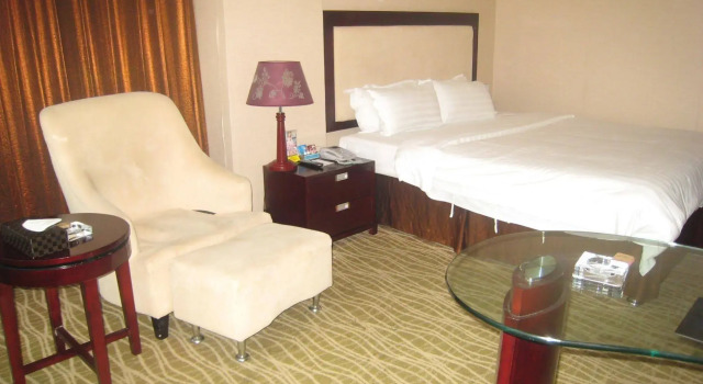 Zhuhai Haijing Hotel, Rezerwuj Hotel Hotele w Zhuhai z parkingiem, Parking