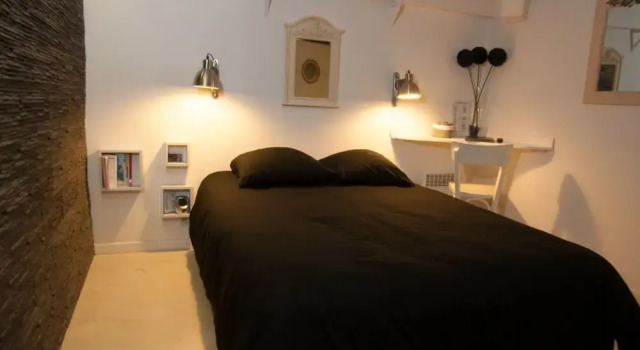 Marseillecity - Loft Side Room, Забронировать Гостевой дом Гостевые дома Марселя, рядом с Музейно-культурный центр La Vieille Charite, Гостевой дом