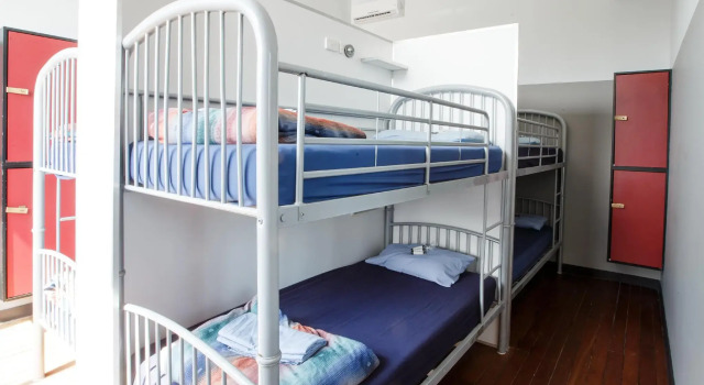 Кровать в общем номере Bunk Brisbane