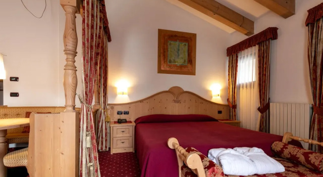 Полулюкс с балконом Hotel Isolabella Wellness