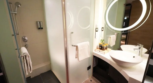 Трёхместный номер Luxury Epoch Hotel
