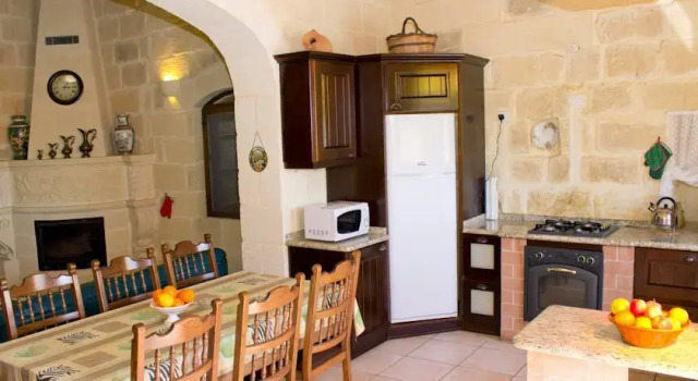 Villayana Gozitan Farmhouse with pool, Varaa Hotelli San Lawrenz Gozo