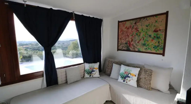 Carlo Apartments