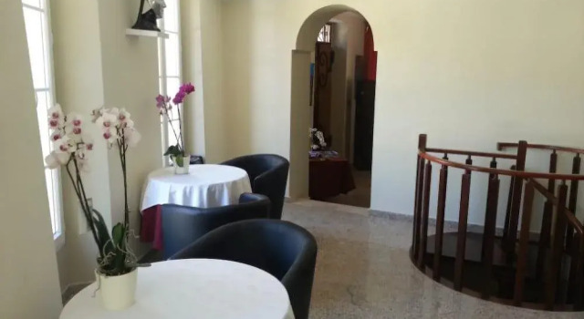 Hostellerie de Cotignac, Забронировать Отель Котиньяк Green Provence