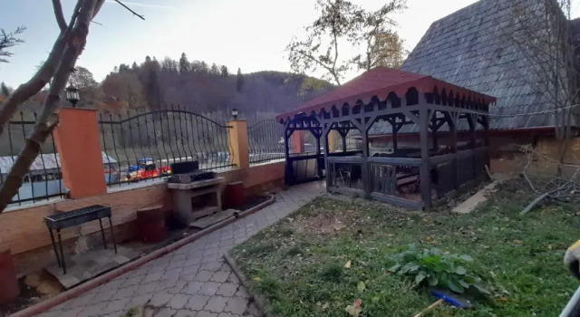 Pensiunea Lucy Sinaia, Rezervovat Hotel Hotely v Prahova Valley s parkováním, Parkování