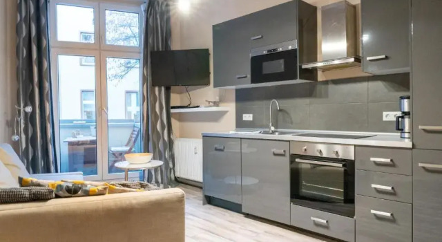 Upmarket Studio with Balcony in Friedrichshain