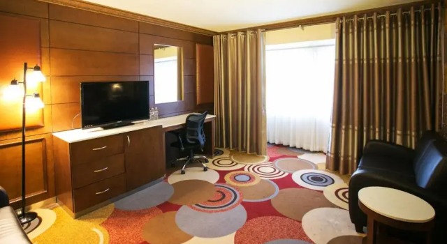 Люкс LA Crystal Hotel -Los Angeles-Long Beach Area