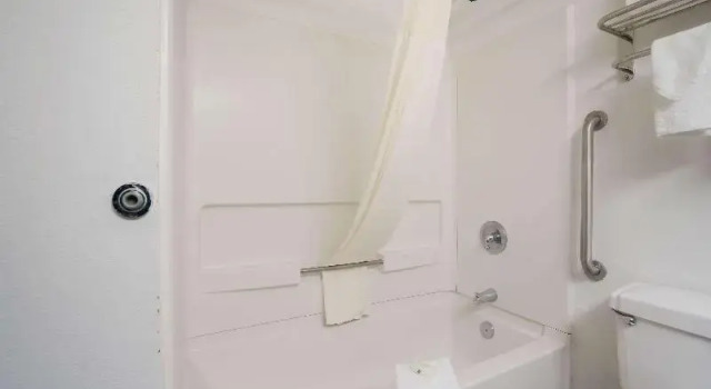 Шестиместный номер Standard Quality Inn Jacksonville near Camp Lejeune