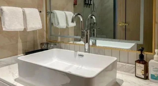 Люкс Vienna International Hotel (Zhumadian Jianyuan Branch) )