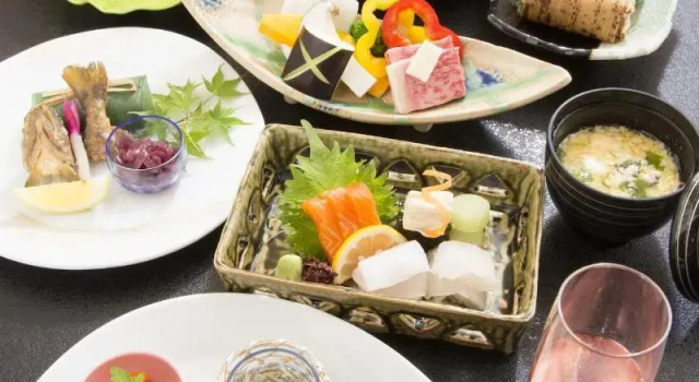 Kurokawa Onsen Yumerindo, Book Hotel SPA-hoteller i Minamioguni, SPA
