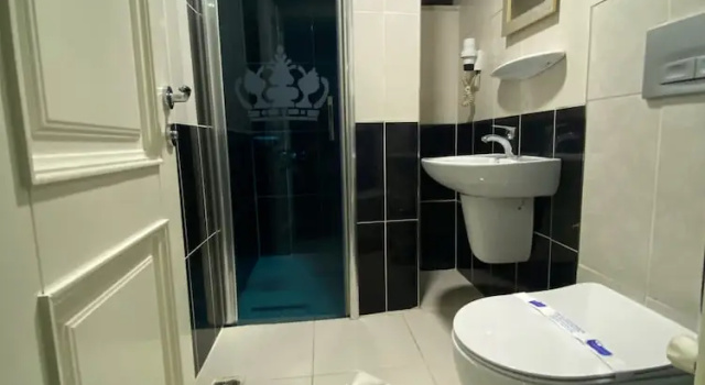 Трёхместный номер Economy Hotel Kent Ani