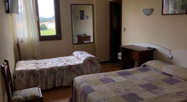 Трёхместный номер Standard Hotel Costa Cántabra