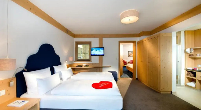 Семейный номер Standard с балконом Hotel Tirolerhof 4 Sterne Superior