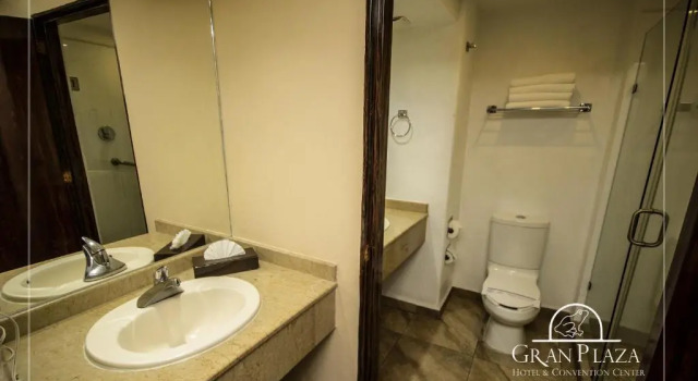 Четырёхместный номер Standard Hotel Gran Plaza & Convention Center
