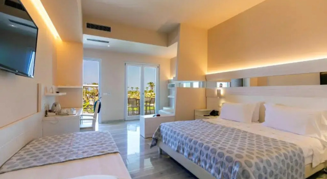 Camera quadrupla Comfort Borgo Donna Canfora