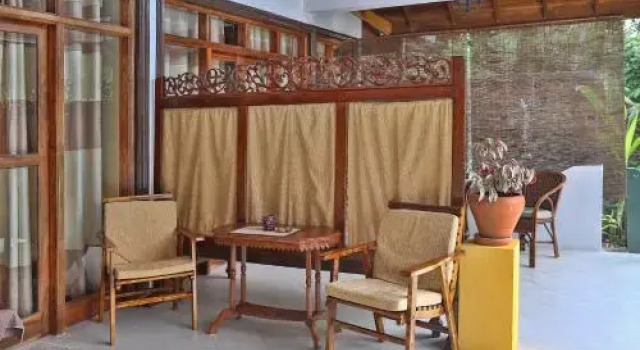 Lazy Lizard Villa