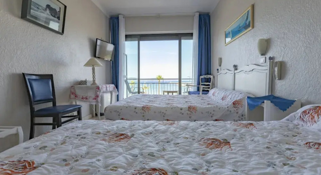 Трёхместный номер Comfort с видом на море Hôtel Les Alizés