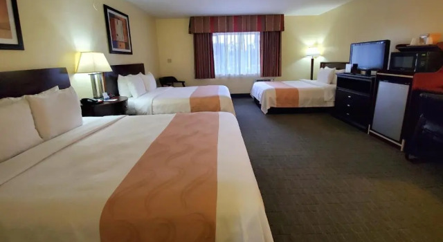 Семейный номер Standard Quality Inn & Suites Anaheim at the Park