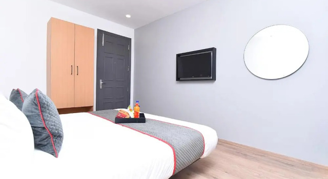 Номер Deluxe Roomshala 041 Hotel Sky Residency