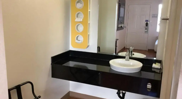 Двухместный номер Standard Motel 6 Carlsbad Downtown