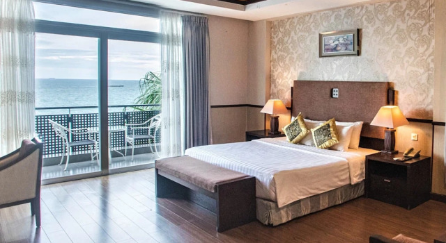 Люкс с балконом Seaside Resort Vung Tau