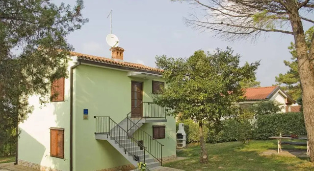Daila Apartments