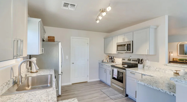 Коттедж Gold Canyon Vacation w/ Private Patio & Fire Pit!