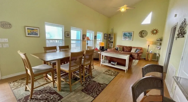 Luna Bella 3 Bedroom Home by Redawning, Book Feriehus Bolivar Peninsula Houston