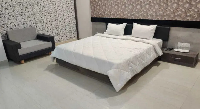 Hotel The Grand Takshak