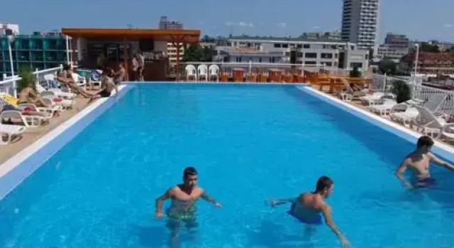 Holiday Village Barco Del Sol, Забронировать Отель Отели Солнечного берега с бассейном, рядом с Ночной клуб Iceberg, Бассейн