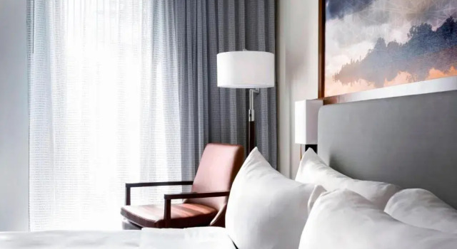 Номер Standard Marriott Greensboro Airport
